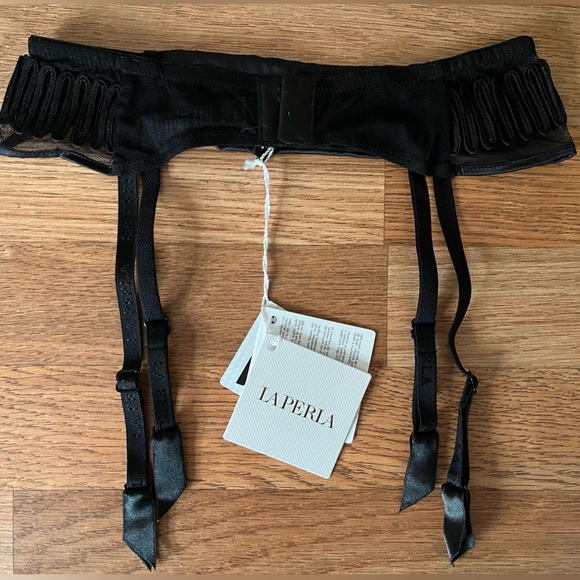 La Perla ZigZag Suspender in Noir - Picture 2 of 4